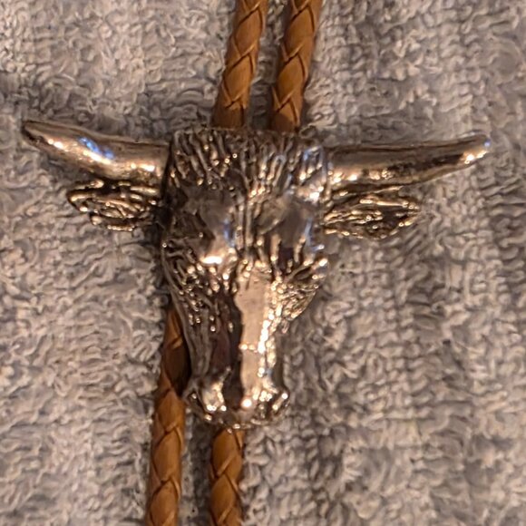 Vintage Metal Bolo Tie, Nice Cow, Bull, Angus, Beef, Nice Western Design - Picture 1 of 5
